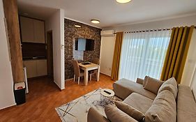 Dom M Apartments